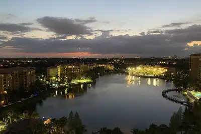 Image de Situé à quelques minutes des portes de Disney, ce complexe familial dispose de nombreux équipements.