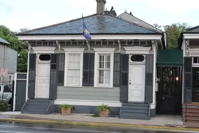 Image de 16 couchages, Trois Blocs À Bourbon St. Et Attractions Du Quartier FRANÇAIS. . . .