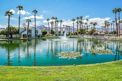 Image de Détendez-vous dans le désert, maison récemment mise à jour au Desert Breezes Resort Palm Desert