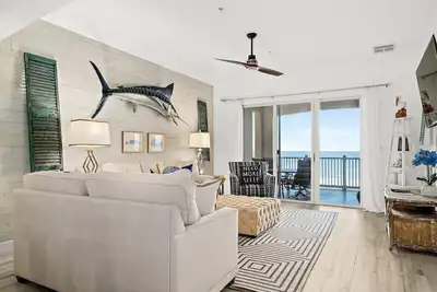 Image de Nouveau! Condo de luxe Ocean Front 3 chambres / 2 salles de bain pour 8 personnes @ Cinnamon Beach Resort