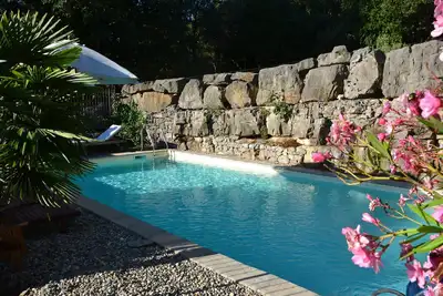 Image de Magnifique Mas avec piscine, propriété boisée, et atelier céramique\/poterie