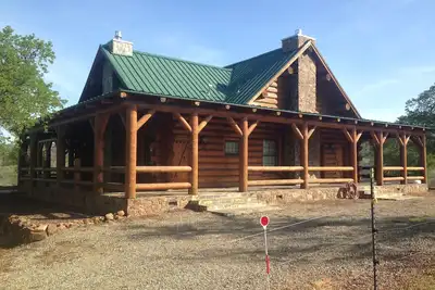 Image de Privé cabane en rondins dans les contreforts
