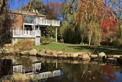 Image de Sayville Area-Exquisite Beachhouse, Superbe, pittoresque, immense bain à remous, privé