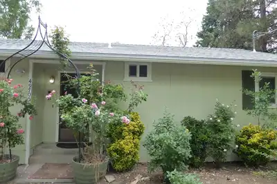 Image de Bungalow Quartier de la Nature - Adorable 10 miles Ă Yosemite