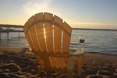 Image de Grand lac Otsego Beach-Front Home
