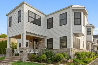 Image de Michigan City Beach House avec cour privée et foyer au gaz