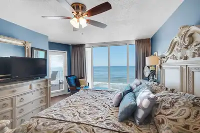 Image de Long Beach Resort 2br / 2ba ** Magnifique condo ** Toutes les chambres face à l'océan! W / Chaises