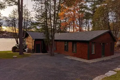 Image de Belle maison du lac sur la baie