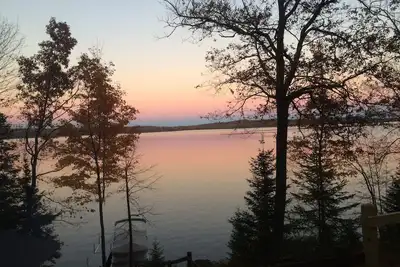 Image de Chalet 4 saisons Nelson Lake, à seulement 8 km de la ville, Wifi, câble, climatisation, chiens bienvenus