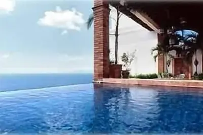 Villa romantique de 3 étages avec vue magnifique depuis la suite principale 4