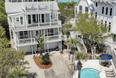 Image de Vue à 180 degrés sur le golfe - Maison et piscine privées - Accès facile à la plage, 3 chambres king