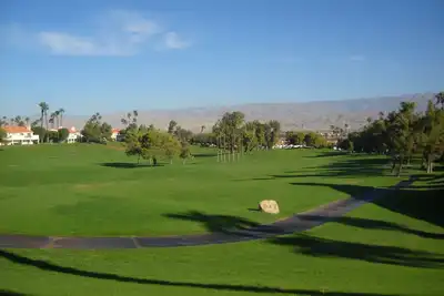 Image de Profitez des chutes du désert. Vues sur le golf et la montagne. ** Tarifs RÉDUITS **