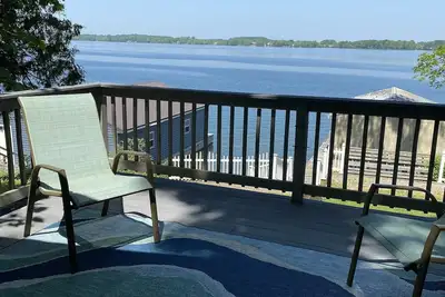 Image de CottageClayton Waterfront Cottage \/ Les navires passent à côté!