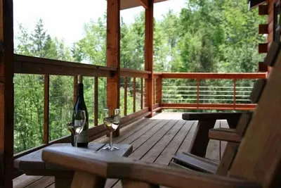 Image de Cabine Overlook - Vue sur le lac Keuka - Grand bain à remous, climatisation centrale, cadre privé