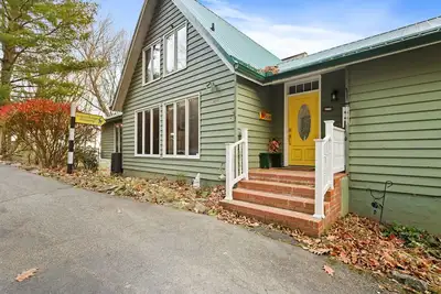 Image de Belle grande maison entre Banner Elan et Boone
