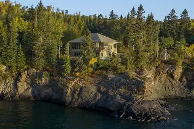 Image de North Shore Headlands House - maison de retraite sur le lac Supérieur