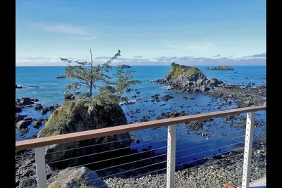 Image de Expérience à couper le souffle du bord du Pacifique - Ocean's Edge Cabin
