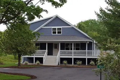 Image de Grande maison d'hôtes située dans la ville de Fish Creek