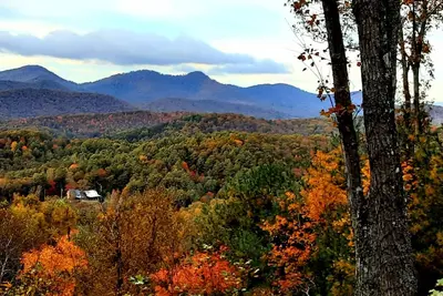 Image de <br> Fab Tri-State Mnt View<br>Gated com. Routes pavées<br> Table de billard avec bain à remous 3 chambres