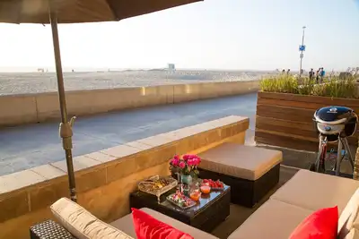 Image de Oceanfront est là où vous êtes censé être: les employés de Vrbo sont restés ici et ont adoré!