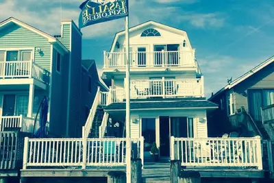 Image de Maison unifamiliale Bayfront w \/ parking, 3 ponts, 4 chambres