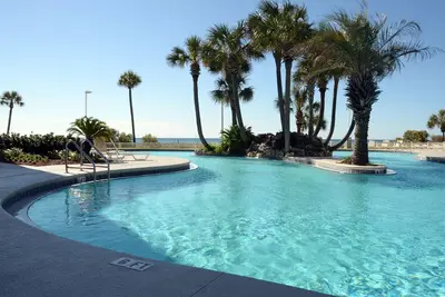 Image de Condo 3 Chambres Exquis. Comprend Le Service De Plage Pour Deux