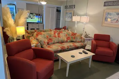 Image de Oceanfront de luxe, 2 chambres, 2 salles de bain Condo avec une vue magnifique sur les deux côtés! !