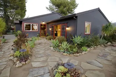 Image de Rustic Retreat moderne