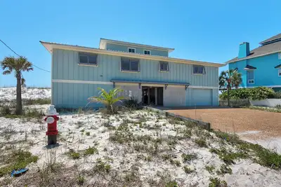 Image de Le Bamboo Bungalow - Direct Beach Front! Réservation 2018 - Décor amélioré!