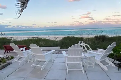 Image de Paradise Beach Cottage, Pink Sands, Crystal Clear Water w \/ Kayaks et Golf Cart