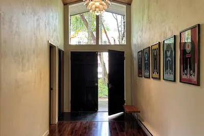Image de Milieu du siècle moderne Retreat