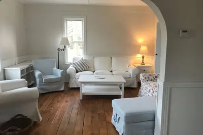 Image de Cottage de charme en face de la plage, 1er été disponible