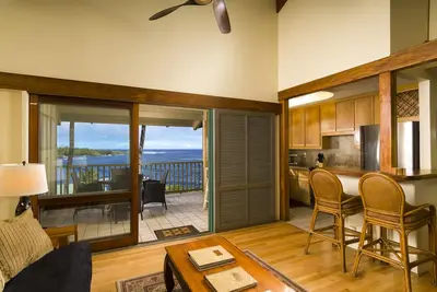 Image de Hana Kai Maui -Oceanview \"Lankakila\" Unit # 203 Upper Floor-Vue imprenable, décor chaleureux