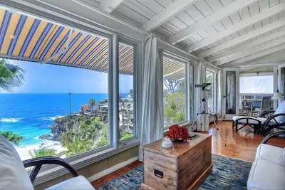 Image de Gated Oceanfront Accueil \"Wow Factor\" Et vues avec sa propre plage privée