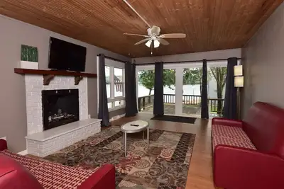 Image de 12 personnes Villa sur le lac Delton w / free Waterpark Passes
