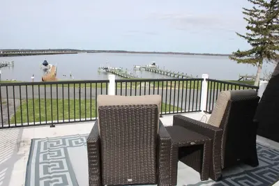 Image de Waterfront Home sur la rivière Choptank à Cambridge Md 3 chambres 2 salles de bain et piscine