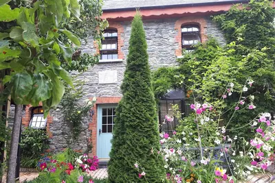 Image de Spectaculaire Coach House aux portes du parc national de Killarney, le prieuré