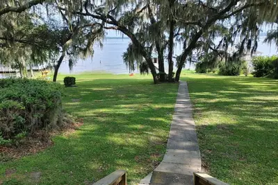 Image de Maison de famille sur Amazing White Sand Bottom Lake
