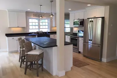 Image de Marchez jusqu'à Tout depuis cette belle maison récemment rénovée dans le village de Falmouth!