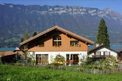 Image de Nouveau chalet W / Studio à Bönigen par Interlaken sur le lac de Brienz