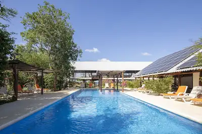 Image de Maison en bord de mer, piscine, salon de yoga au milieu d'une forĂŞt de 70 acres