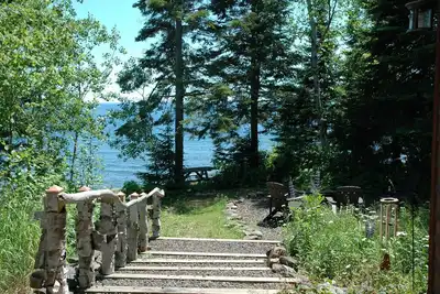 Image de Belle et unique cabane sur les rives du lac Supérieur