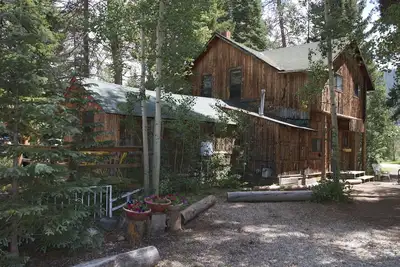 Image de La plus ancienne cabine de location du Colorado, construite Ă l'origine en 1895