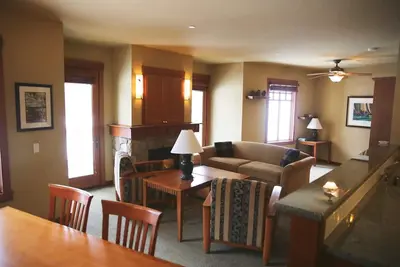 Image de The Village at Squaw Valley, Ski-in Ski-Out One Bedroom + Den Condo