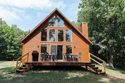 Image de Dramatic Chalet Lake Home (Pontoon Et Bateau De PĂŠCHE Gratuits Inclus)
