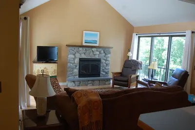 Image de Ski In / Ski Out 3 + Bedroom Condo, Capacité 9+