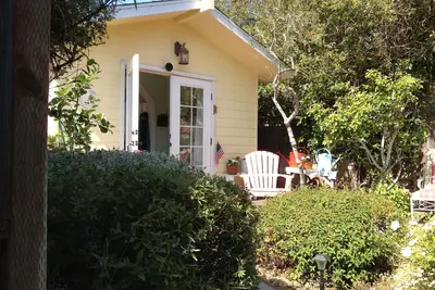 Image de Cottage exquis, jardins privés, Walk To Bay