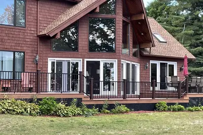 Image de Apportez toute la famille ou plusieurs familles, grande maison pour 18 personnes, plage de sable