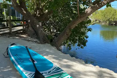Image de Spectaculaire, mise Ă jour Key Largo Townhome avec vue sur l'eau 3br / 3ba