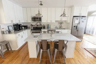 Image de Adorable 2 br \/ 1ba Cottage sur 200 'de Lakefront Footage sur le lac Skaneateles